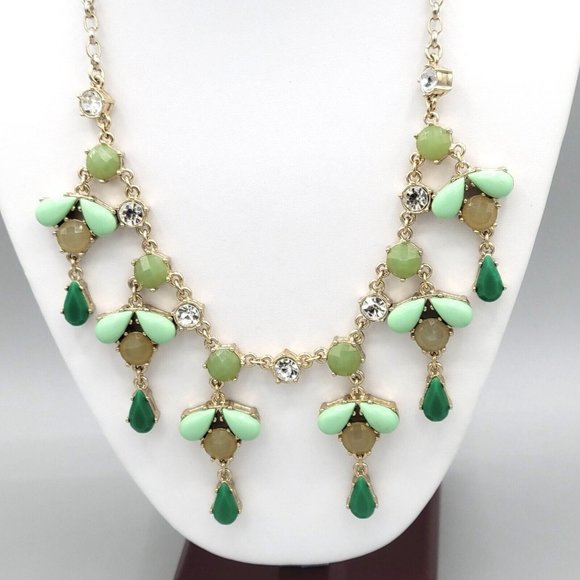 Ann Taylor Womens Gold Tone Metal Teardrop Green Beads Bib Necklace 18 in - Picture 2 of 7